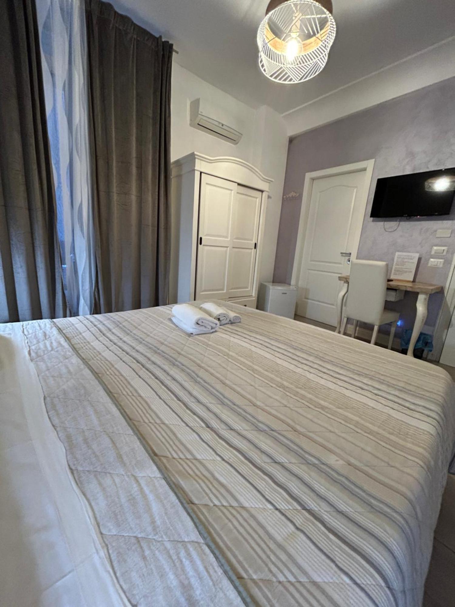 Chiaia Roof Bed & Breakfast Napoli Phòng bức ảnh